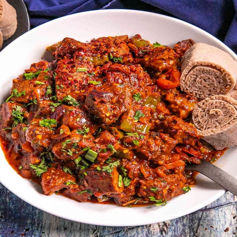 Authentic Ethiopian Cuisine: Flavorful Dishes and Vegetarian Options